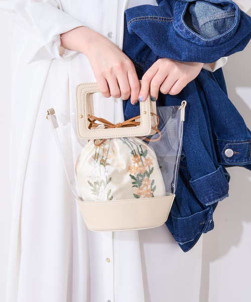 natural couture（ナチュラルクチュール）の「刺繍巾着付きクリアバッグ（ショルダーバッグ・レディース・アイボリー/ダークブラウン/ベージュ・FREE）」の16枚目の写真