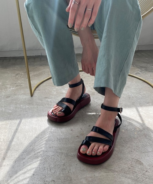 chuclla(チュクラ)の「Platform strap sandal sb-6 chs107(サンダル・レディース・ブラック/ホワイト・40/37/36/38/39)」の3枚目の写真