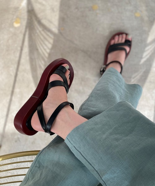 chuclla(チュクラ)の「Platform strap sandal sb-6 chs107(サンダル・レディース・ブラック/ホワイト・40/37/36/38/39)」の5枚目の写真