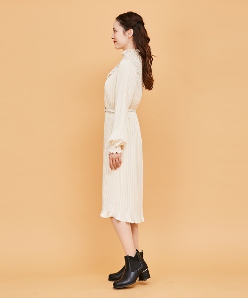axes femme（アクシーズファム）の「レース襟プリーツＯＰ（ワンピース・レディース・キナリ/ブラック・MEDIUM）」の3枚目の写真