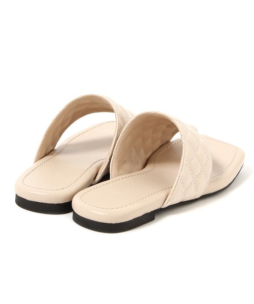 PAGEBOY（ページボーイ）の「キルトトングサンダル（サンダル・レディース・ブラック/グレイッシュベージュ・MEDIUM/LARGE）」の18枚目の写真