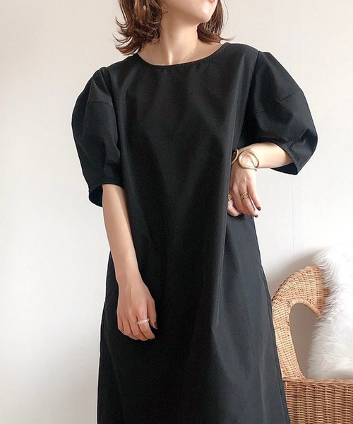 anown(アノン)の「ボリュームスリーブ ミモレ丈ワンピース【ファッションインフルエンサーyumi.×anown 限定コラボ】(ワンピース・レディース・ピンク系その他/ブラック/ベージュ/オフホワイト・FREE)」の2枚目の写真
