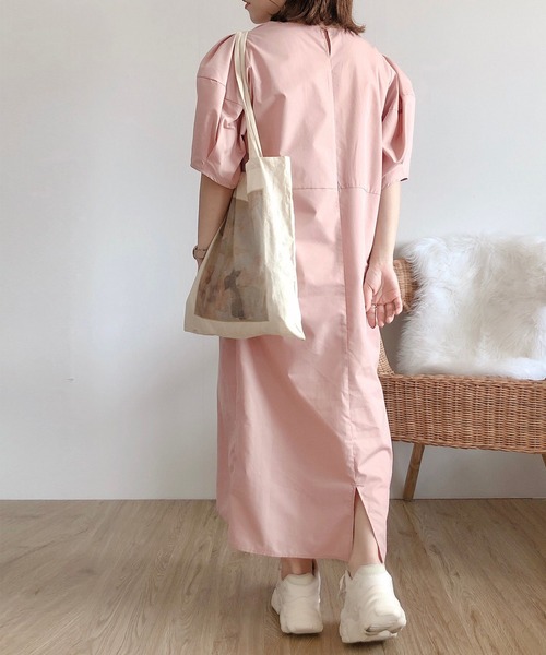 anown(アノン)の「ボリュームスリーブ ミモレ丈ワンピース【ファッションインフルエンサーyumi.×anown 限定コラボ】(ワンピース・レディース・ピンク系その他/ブラック/ベージュ/オフホワイト・FREE)」の14枚目の写真
