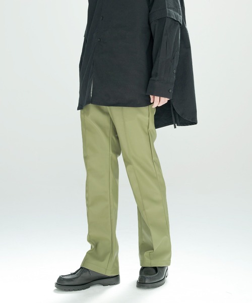 NILWAY(ニルウェイ)の「PUレザー センタープリーツ ソフト フレアパンツ(その他パンツ・メンズ・グレイッシュベージュ/ミント/ブラック・LARGE/MEDIUM)」の16枚目の写真