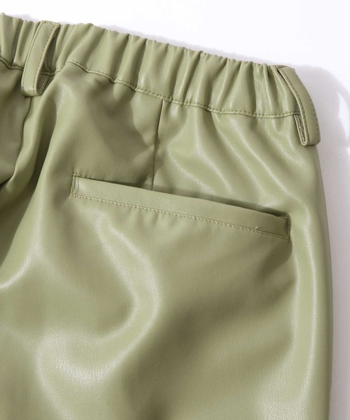 NILWAY(ニルウェイ)の「PUレザー センタープリーツ ソフト フレアパンツ(その他パンツ・メンズ・グレイッシュベージュ/ミント/ブラック・LARGE/MEDIUM)」の17枚目の写真