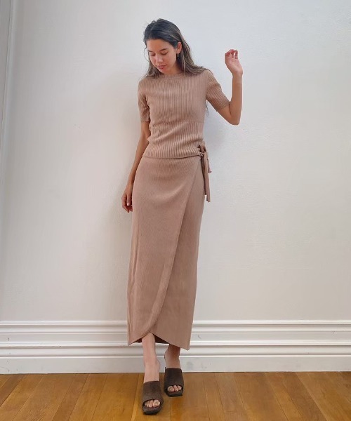 Vicente(ヴィセンテ)の「Amanda rib skirt(スカート・レディース・オフホワイト/ベージュ/ブラック・FREE)」の8枚目の写真