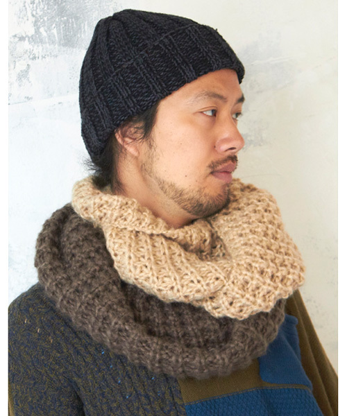 チャイハネ（チャイハネ）の「【チャイハネ】バイカラーツートスヌード（ストール/ショール・レディース・オレンジ/ブラック/ブルー/ベージュ/ライトパープル/パープル/レッド/ホワイト/イエロー・FREE）」の4枚目の写真