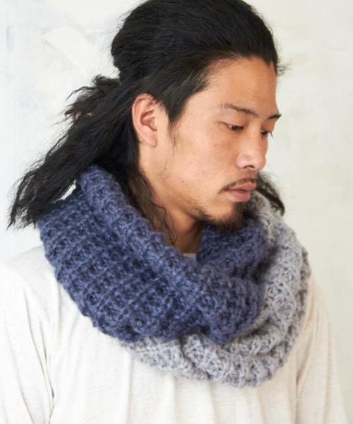 チャイハネ（チャイハネ）の「【チャイハネ】バイカラーツートスヌード（ストール/ショール・レディース・オレンジ/ブラック/ブルー/ベージュ/ライトパープル/パープル/レッド/ホワイト/イエロー・FREE）」の5枚目の写真