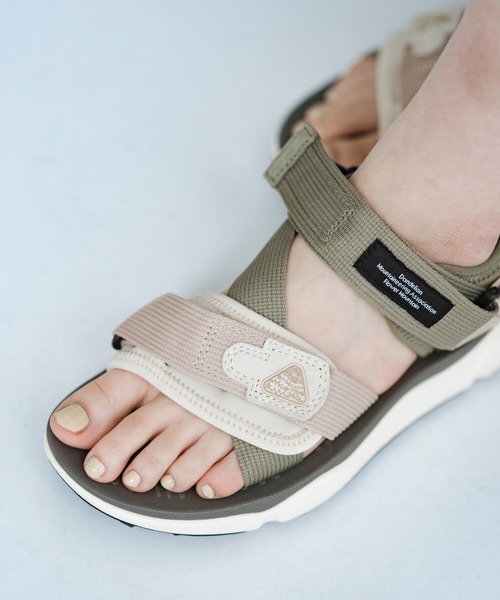 haco!（ハコ）の「Flower MOUNTAIN 見た目もはき心地もたまらない！ハイスペックアウトドアサンダル UBUD（サンダル・レディース・カーキ/ブラック系その他・1/2/4/3/5）」の3枚目の写真