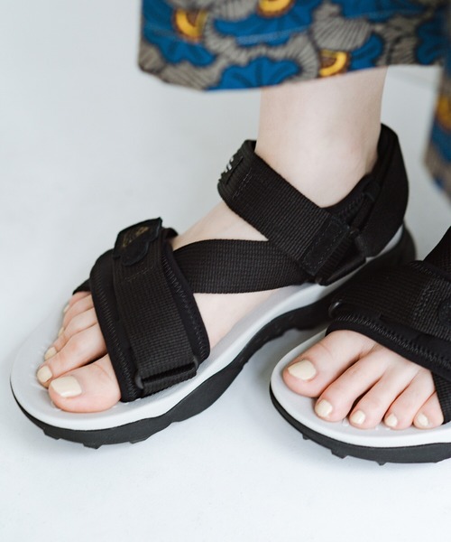haco!（ハコ）の「Flower MOUNTAIN 見た目もはき心地もたまらない！ハイスペックアウトドアサンダル UBUD（サンダル・レディース・カーキ/ブラック系その他・1/2/4/3/5）」の15枚目の写真