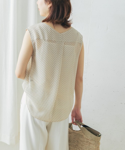 URBAN RESEARCH ROSSO WOMEN（アーバンリサーチ　ロッソ）の「ジオメトリックフレンチスリーブブラウス（シャツ/ブラウス・レディース・ブラック系その他/ベージュ系その他・FREE）」の9枚目の写真