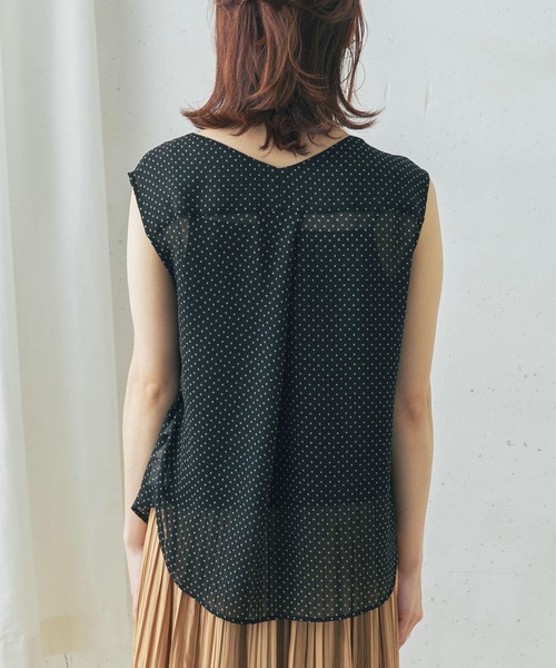 URBAN RESEARCH ROSSO WOMEN（アーバンリサーチ　ロッソ）の「ジオメトリックフレンチスリーブブラウス（シャツ/ブラウス・レディース・ブラック系その他/ベージュ系その他・FREE）」の15枚目の写真