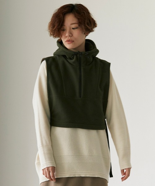 note et silence （ノートエシロンス）の「リサイクルポリエステル マイクロフリース ベスト（ベスト・レディース・カーキ/オフホワイト/オレンジ/ブラック・FREE）」の4枚目の写真