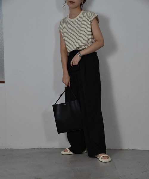 I_am(アイアム)の「no sleeve border t-shirt(Tシャツ/カットソー・レディース・ブラック/ベージュ/オリーブ・FREE)」の13枚目の写真