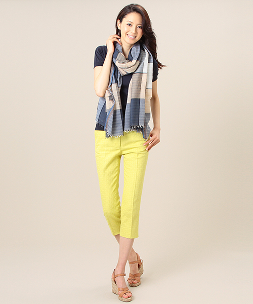 Demi-Luxe BEAMS（デミルクス ビームス）の「INCOTEX / スリム ラメジャカード クロップドパンツ（その他パンツ・レディース・イエロー/ネイビー・44/38/40/42）」の19枚目の写真