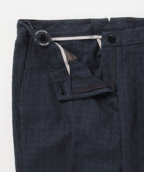 Demi-Luxe BEAMS（デミルクス ビームス）の「INCOTEX / スリム ラメジャカード クロップドパンツ（その他パンツ・レディース・イエロー/ネイビー・44/38/40/42）」の3枚目の写真