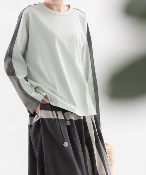 nop de nod(ノップドゥノッド)の「USコットンバイカラーオーバーサイズロングTシャツ(Tシャツ/カットソー・レディース・オフホワイト/ダークグレー/ミント・3)」の3枚目の写真