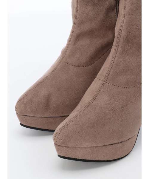 LIPSERVICE（リップサービス）の「バックスピンドルショートブーツ（ブーツ・レディース・ベージュ/ブラック・S/M/L）」の5枚目の写真