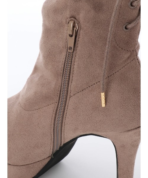 LIPSERVICE（リップサービス）の「バックスピンドルショートブーツ（ブーツ・レディース・ベージュ/ブラック・S/M/L）」の8枚目の写真