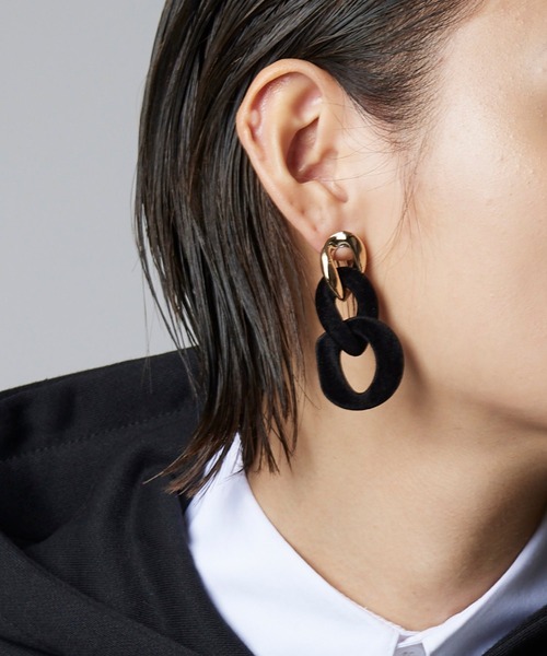 Narcissus(ナルシス)の「【Narcissus】チェーン3連ピアス(ピアス(両耳用)・レディース・ブラック・FREE)」の4枚目の写真