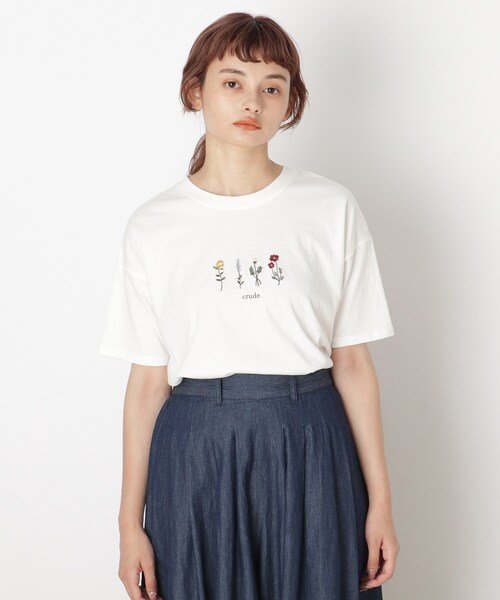 Cutie Blonde（キューティーブロンド）の「◆【S-L】フラワー刺繍プルオーバー（Tシャツ/カットソー・レディース・ブラック/ベージュ/オフホワイト・03/02/01）」の2枚目の写真