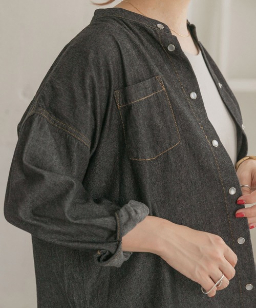 ITEMS URBANRESEARCH（アイテムズ アーバンリサーチ）の「バンドカラーデニムシャツ（シャツ/ブラウス・レディース・ブラック/ブルー/ライトブルー・FREE）」の7枚目の写真