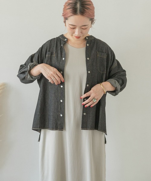 ITEMS URBANRESEARCH（アイテムズ アーバンリサーチ）の「バンドカラーデニムシャツ（シャツ/ブラウス・レディース・ブラック/ブルー/ライトブルー・FREE）」の13枚目の写真