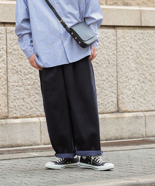 SENSE OF PLACE by URBAN RESEARCH(センスオブプレイスバイアーバンリサーチ)の「オーバーダイデニムワイドパンツ(デニムパンツ・メンズ・ブラック/ブルー・MEDIUM/LARGE)」の4枚目の写真