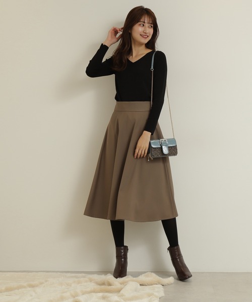 N.（N. Natural Beauty Basic）（エヌエヌナチュラルビューティーベーシック）の「【追加生産】◆総針Ｖネックニット（ニット/セーター・レディース・オフホワイト/ブラック/モカ/ベージュ/ピンク系その他/グリーン系その他2・MEDIUM）」の11枚目の写真