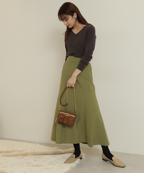 N.（N. Natural Beauty Basic）（エヌエヌナチュラルビューティーベーシック）の「【追加生産】◆総針Ｖネックニット（ニット/セーター・レディース・オフホワイト/ブラック/モカ/ベージュ/ピンク系その他/グリーン系その他2・MEDIUM）」の8枚目の写真