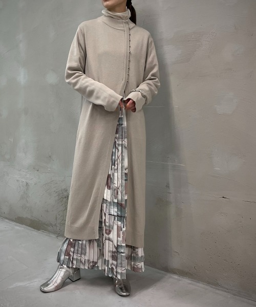 &g'aime(アンジェム)の「【&g’aime】フロントボタンスリットニットチュニック(チュニック・レディース・チャコールグレー/ブラック/ブラウン/グレイッシュベージュ・FREE)」の17枚目の写真