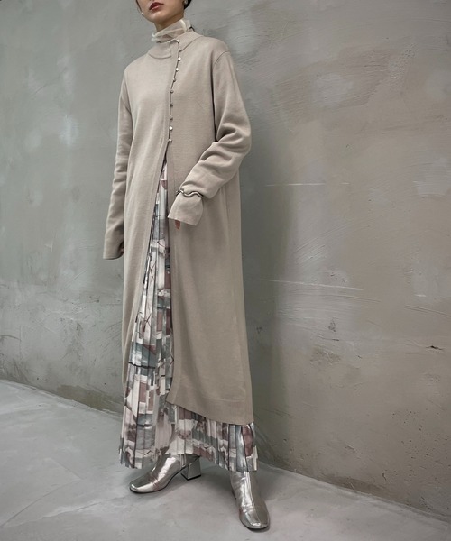 &g'aime(アンジェム)の「【&g’aime】フロントボタンスリットニットチュニック(チュニック・レディース・チャコールグレー/ブラック/ブラウン/グレイッシュベージュ・FREE)」の22枚目の写真