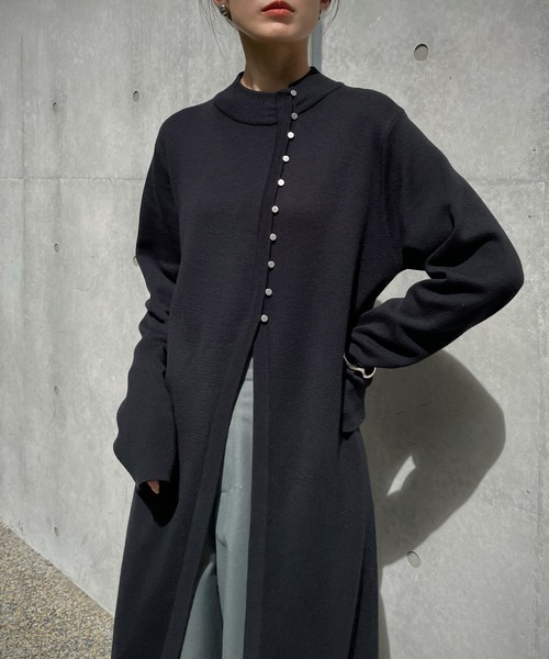 &g'aime(アンジェム)の「【&g’aime】フロントボタンスリットニットチュニック(チュニック・レディース・チャコールグレー/ブラック/ブラウン/グレイッシュベージュ・FREE)」の14枚目の写真
