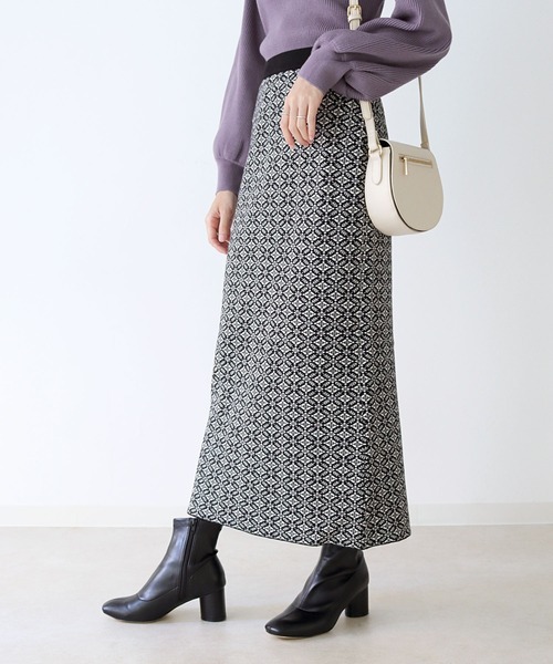 HER CLOSET(ハークローゼット)の「【TwentyThree】フラワー柄ジャガードニットスカート(スカート・レディース・ブラック/モカ/マスタード・FREE)」の2枚目の写真