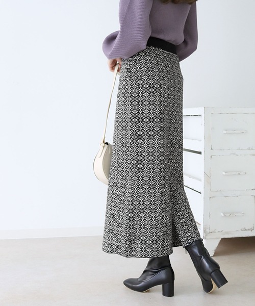HER CLOSET(ハークローゼット)の「【TwentyThree】フラワー柄ジャガードニットスカート(スカート・レディース・ブラック/モカ/マスタード・FREE)」の13枚目の写真