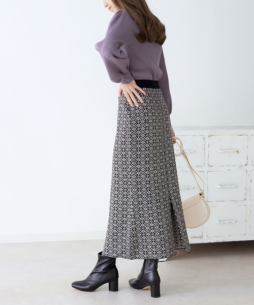 HER CLOSET(ハークローゼット)の「【TwentyThree】フラワー柄ジャガードニットスカート(スカート・レディース・ブラック/モカ/マスタード・FREE)」の17枚目の写真