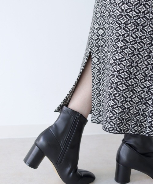 HER CLOSET(ハークローゼット)の「【TwentyThree】フラワー柄ジャガードニットスカート(スカート・レディース・ブラック/モカ/マスタード・FREE)」の7枚目の写真