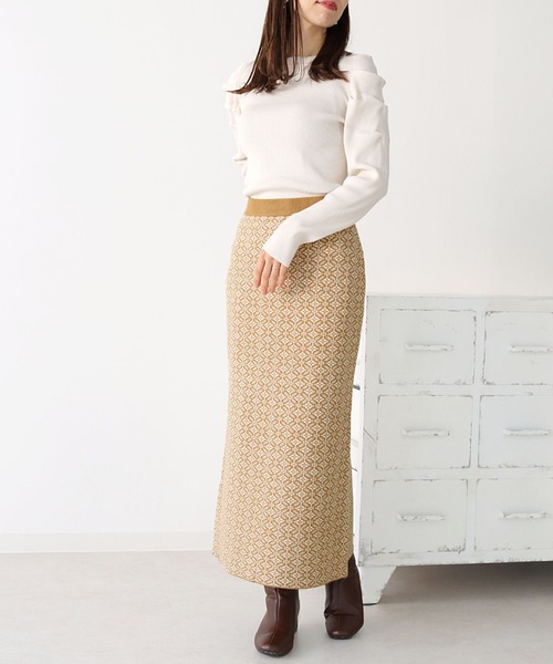 HER CLOSET(ハークローゼット)の「【TwentyThree】フラワー柄ジャガードニットスカート(スカート・レディース・ブラック/モカ/マスタード・FREE)」の4枚目の写真