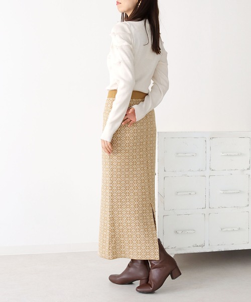 HER CLOSET(ハークローゼット)の「【TwentyThree】フラワー柄ジャガードニットスカート(スカート・レディース・ブラック/モカ/マスタード・FREE)」の5枚目の写真