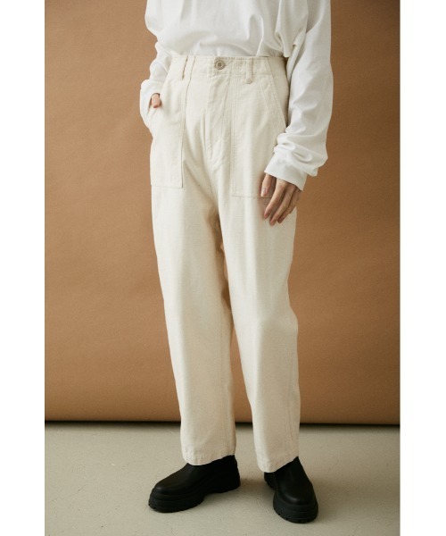 BLACK BY MOUSSY(ブラックバイマウジー)の「baker pants(ベイカーパンツ)(カーゴパンツ・レディース・オフホワイト/カーキ・1/2)」の3枚目の写真