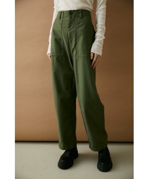 BLACK BY MOUSSY(ブラックバイマウジー)の「baker pants(ベイカーパンツ)(カーゴパンツ・レディース・オフホワイト/カーキ・1/2)」の11枚目の写真