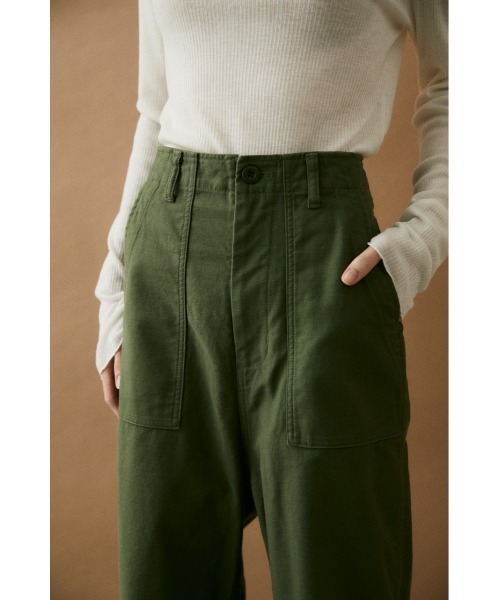 BLACK BY MOUSSY(ブラックバイマウジー)の「baker pants(ベイカーパンツ)(カーゴパンツ・レディース・オフホワイト/カーキ・1/2)」の14枚目の写真