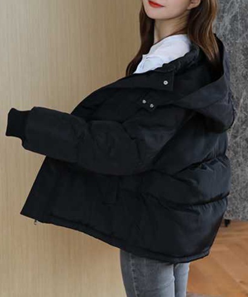 FRP（エフアールピー）の「YUGA  フーディ　中綿ダウン調ブルゾンコート（ダウンジャケット/コート・レディース・ブラック/ブルー/ホワイト/ベビーピンク・XL/M/L）」の3枚目の写真