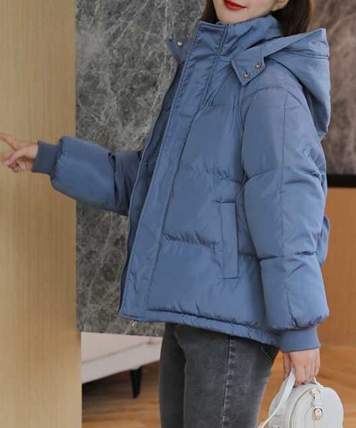 FRP（エフアールピー）の「YUGA  フーディ　中綿ダウン調ブルゾンコート（ダウンジャケット/コート・レディース・ブラック/ブルー/ホワイト/ベビーピンク・XL/M/L）」の19枚目の写真