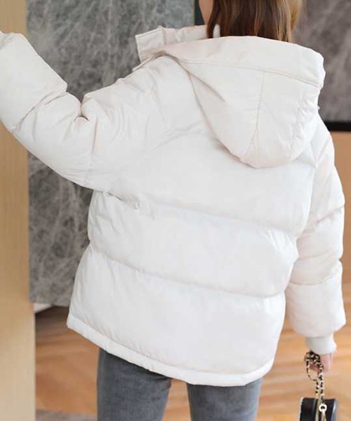 FRP（エフアールピー）の「YUGA  フーディ　中綿ダウン調ブルゾンコート（ダウンジャケット/コート・レディース・ブラック/ブルー/ホワイト/ベビーピンク・XL/M/L）」の5枚目の写真