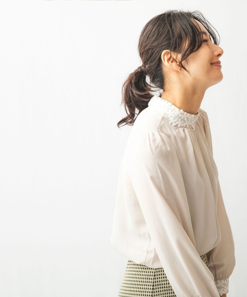 NARACAMICIE(ナラカミーチェ)の「フラワーレースプルオーバーブラウス(シャツ/ブラウス・レディース・ブラック/オフホワイト・SMALL/LARGE/MEDIUM)」の11枚目の写真