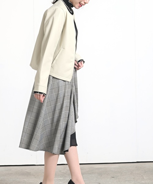 rps（アールピーエス）の「ノーカラーライダースジャケット（ライダースジャケット・レディース・ブラック/アイボリー/グレイッシュベージュ・M）」の5枚目の写真