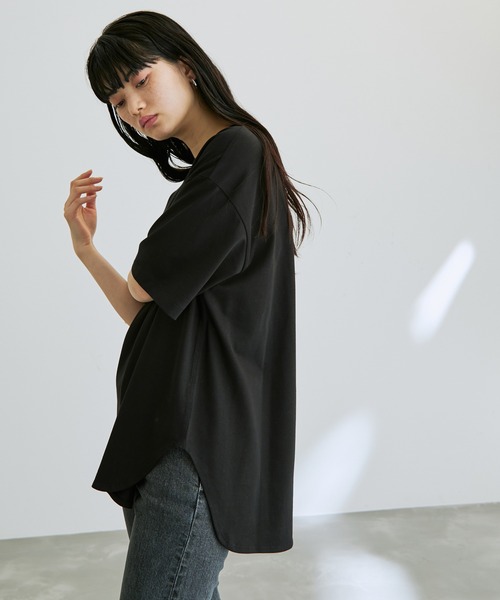 ADAM ET ROPE'(アダムエロペ)の「【WEB限定】ルーズシルエットTシャツ(Tシャツ/カットソー・レディース・ブラック/ホワイト/ホワイト系その他/サックスブルー・FREE)」の3枚目の写真