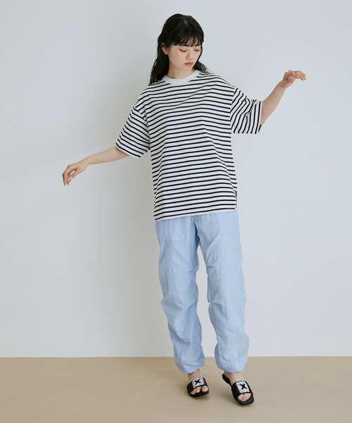 ADAM ET ROPE'(アダムエロペ)の「【WEB限定】ルーズシルエットTシャツ(Tシャツ/カットソー・レディース・ブラック/ホワイト/ホワイト系その他/サックスブルー・FREE)」の5枚目の写真