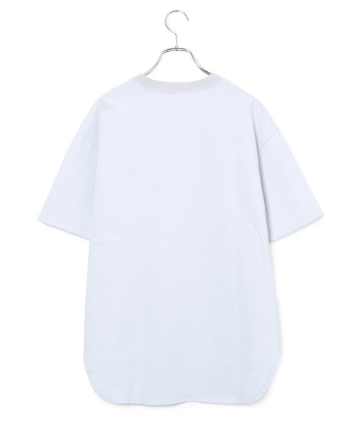 ADAM ET ROPE'(アダムエロペ)の「【WEB限定】ルーズシルエットTシャツ(Tシャツ/カットソー・レディース・ブラック/ホワイト/ホワイト系その他/サックスブルー・FREE)」の11枚目の写真